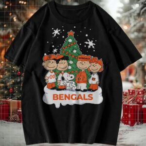 The Peanuts with Christmas Tree Love Bengals T Shirt