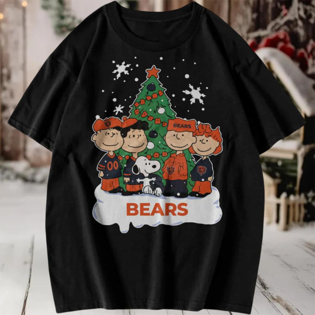 Chicago Bears Peanuts Christmas T shirt Chicago Bears Peanuts Christmas T shirt